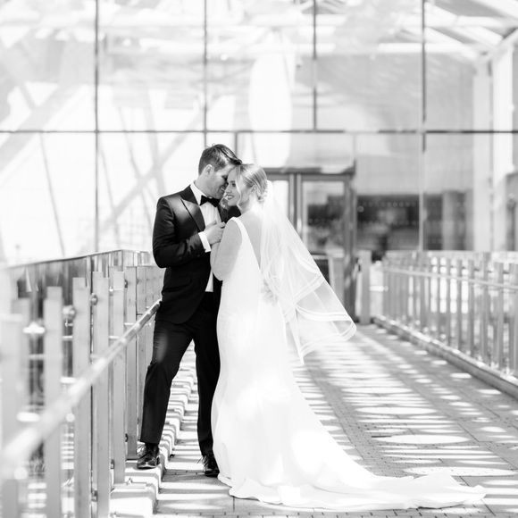 Fingertip veil with horsehair trim - Picture 1 of 5